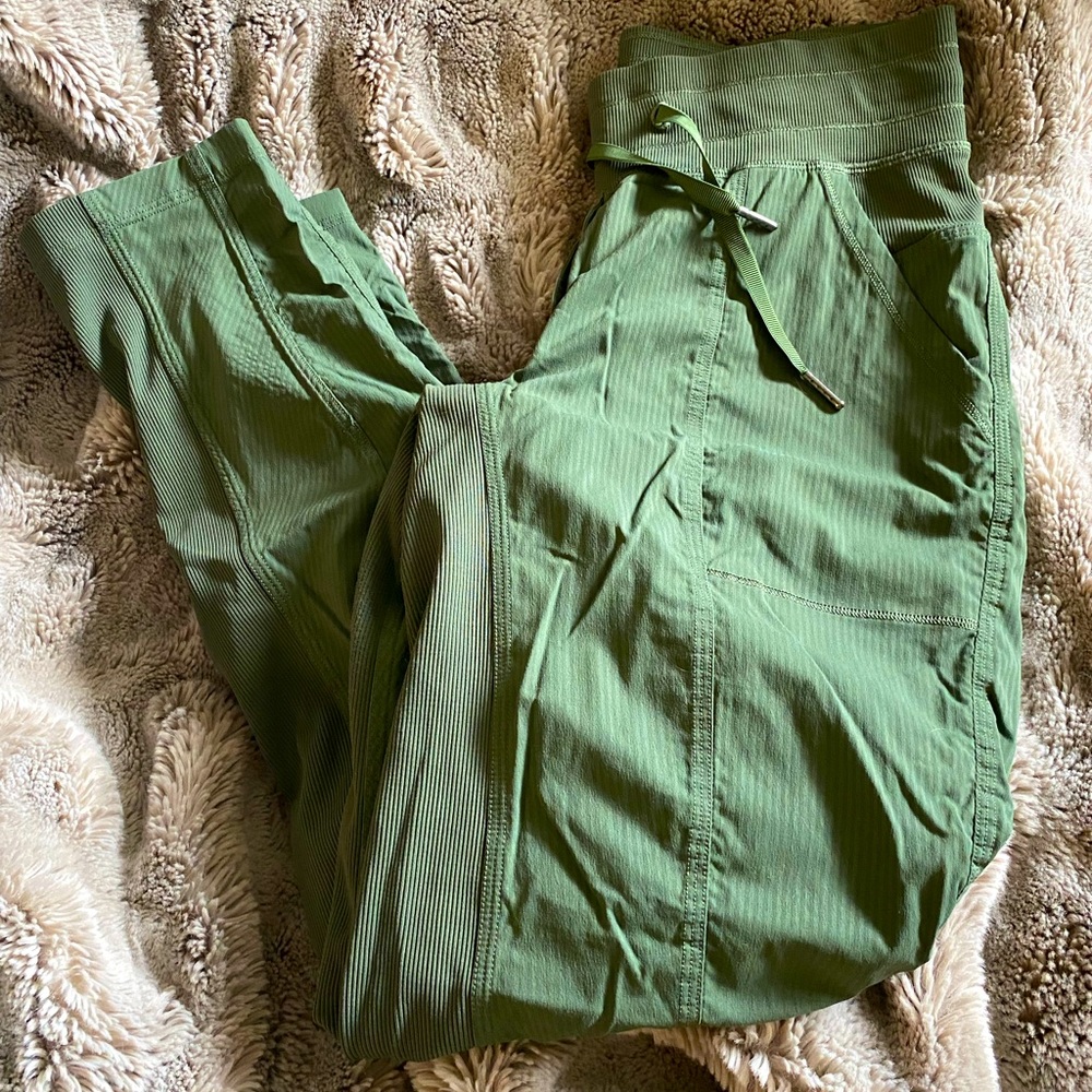Lululemon Dance Studio pant!